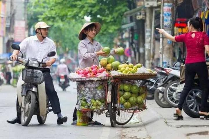 Hotspot Matrix và “Thể thao” và “Preppy”: Tủ đồ giao mùa tươi mới từ Tory Burch